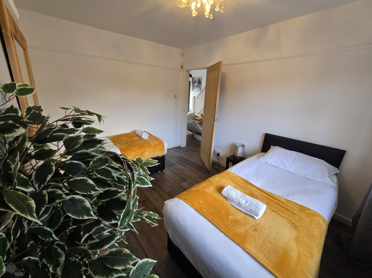 Entire House| Long Stays in Gloucester|Contractors - Longlevens