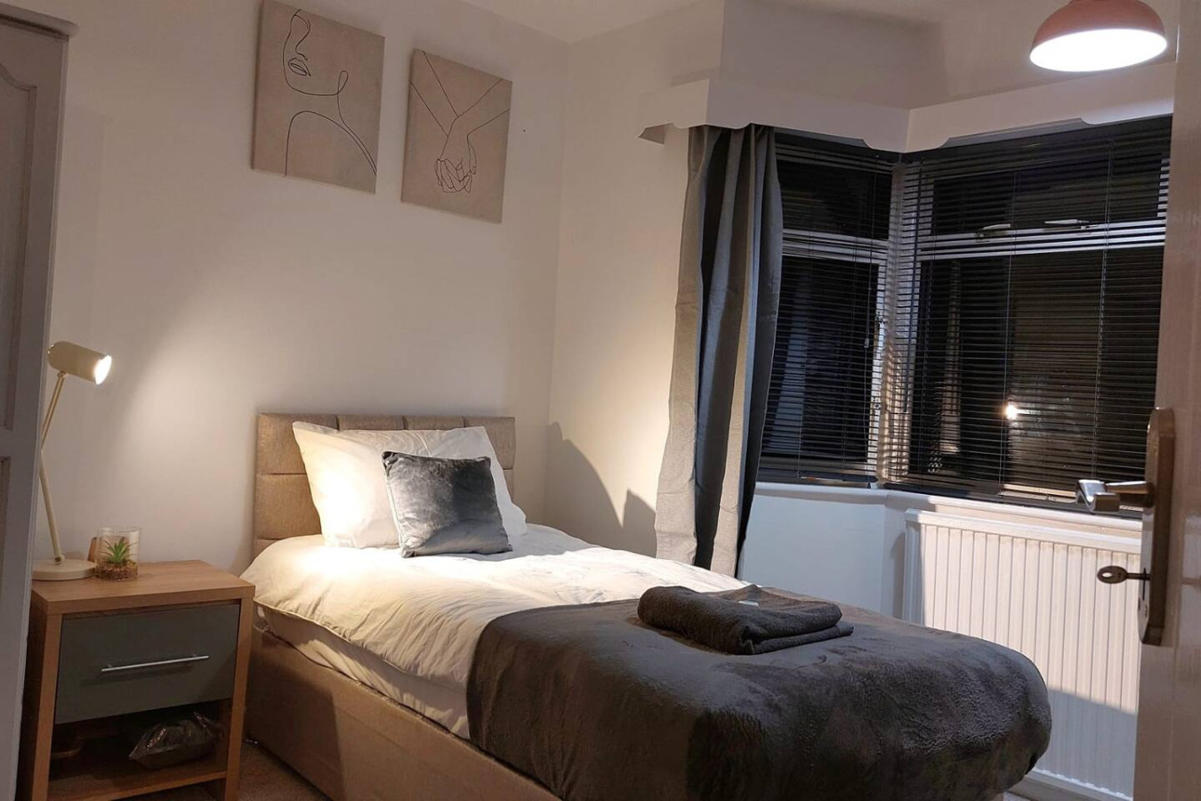 Entire House| Long Stays in Gloucester|Contractors - Longlevens