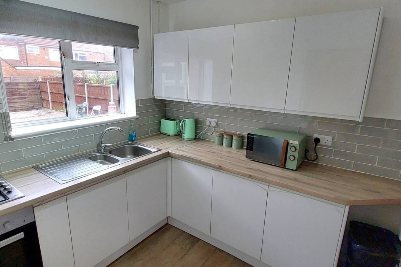 Entire House| Long Stays in Gloucester|Contractors - Longlevens