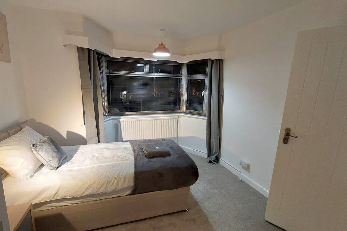 Entire House| Long Stays in Gloucester|Contractors - Longlevens