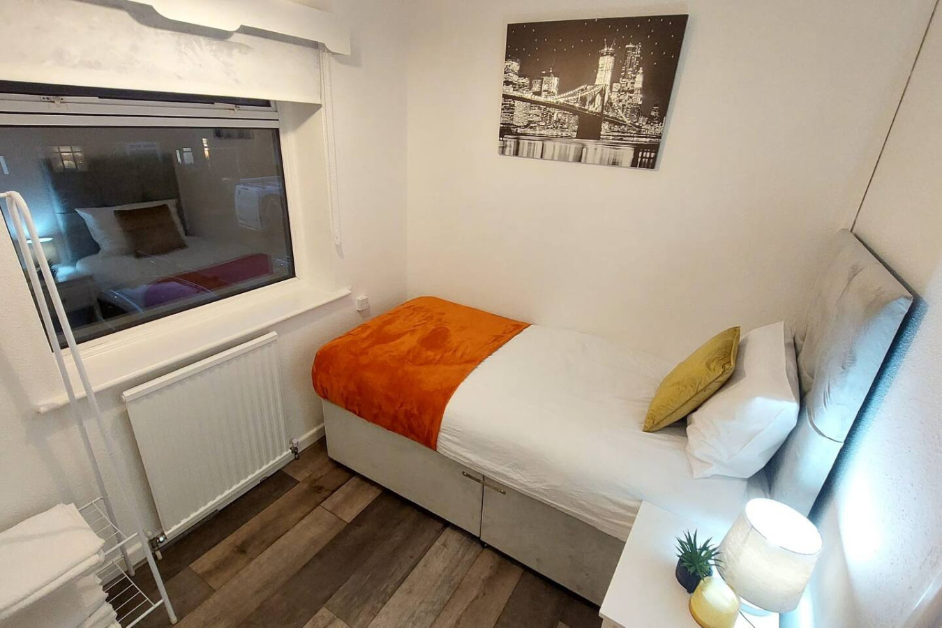 Entire House| Long Stays in Gloucester|Contractors - Longlevens