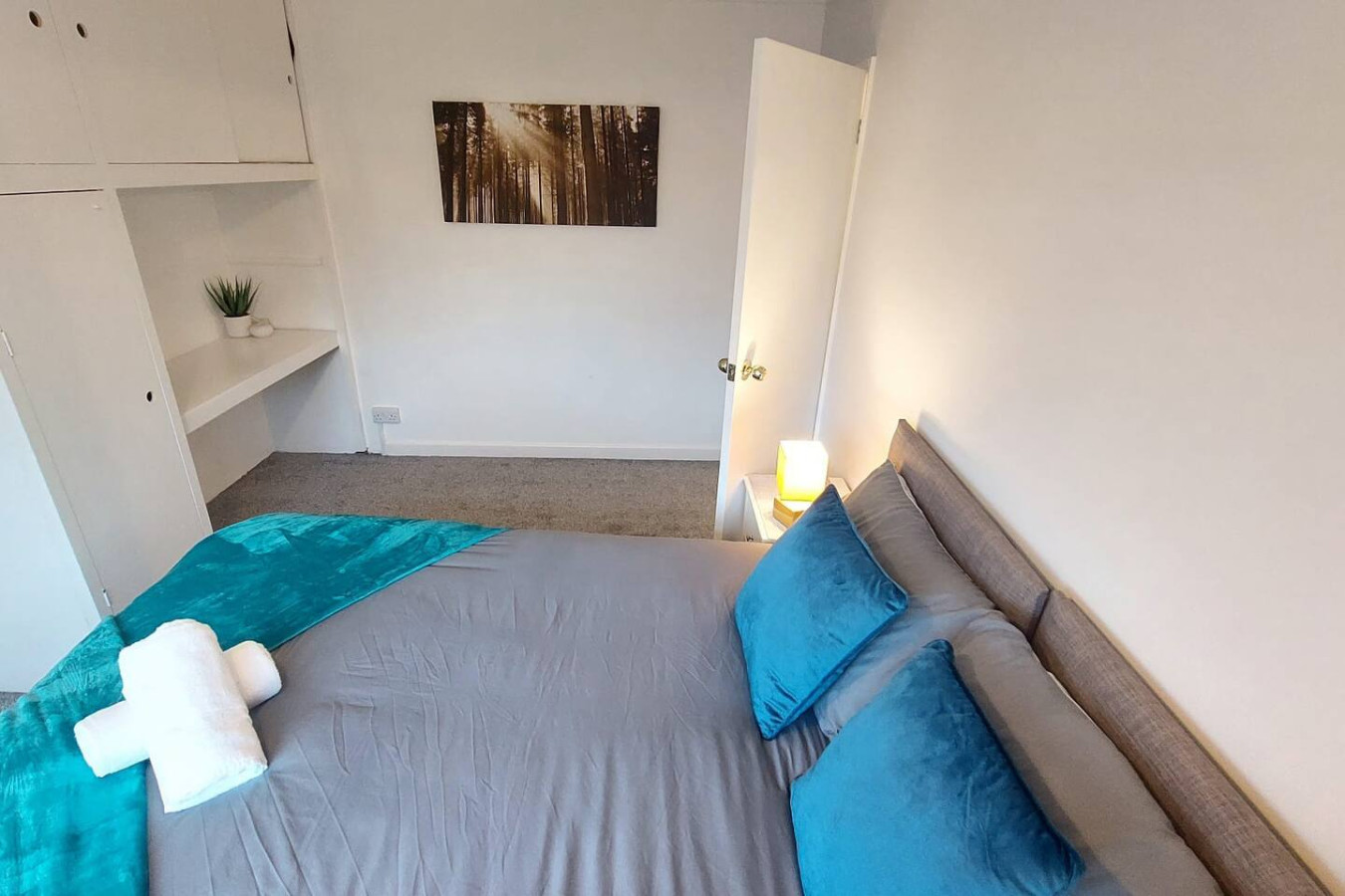 Entire House| Long Stays in Gloucester|Contractors - Longlevens