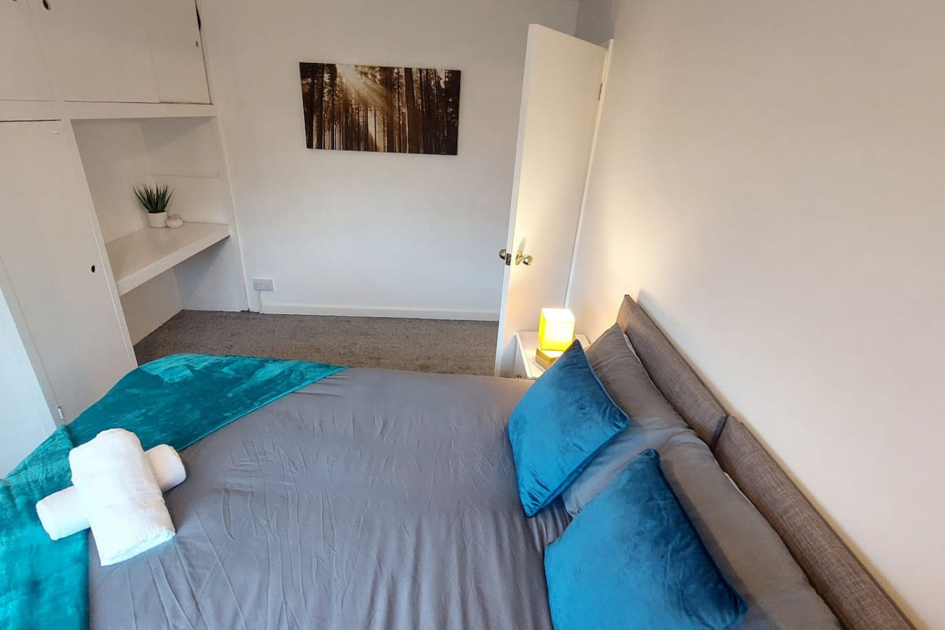 Entire House| Long Stays in Gloucester|Contractors - Longlevens