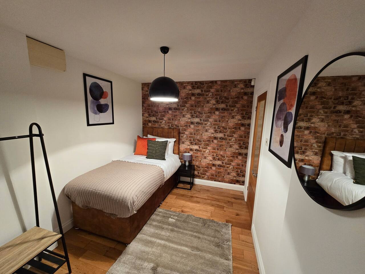 Entire House Quedgeley, Gloucester - Quedgeley