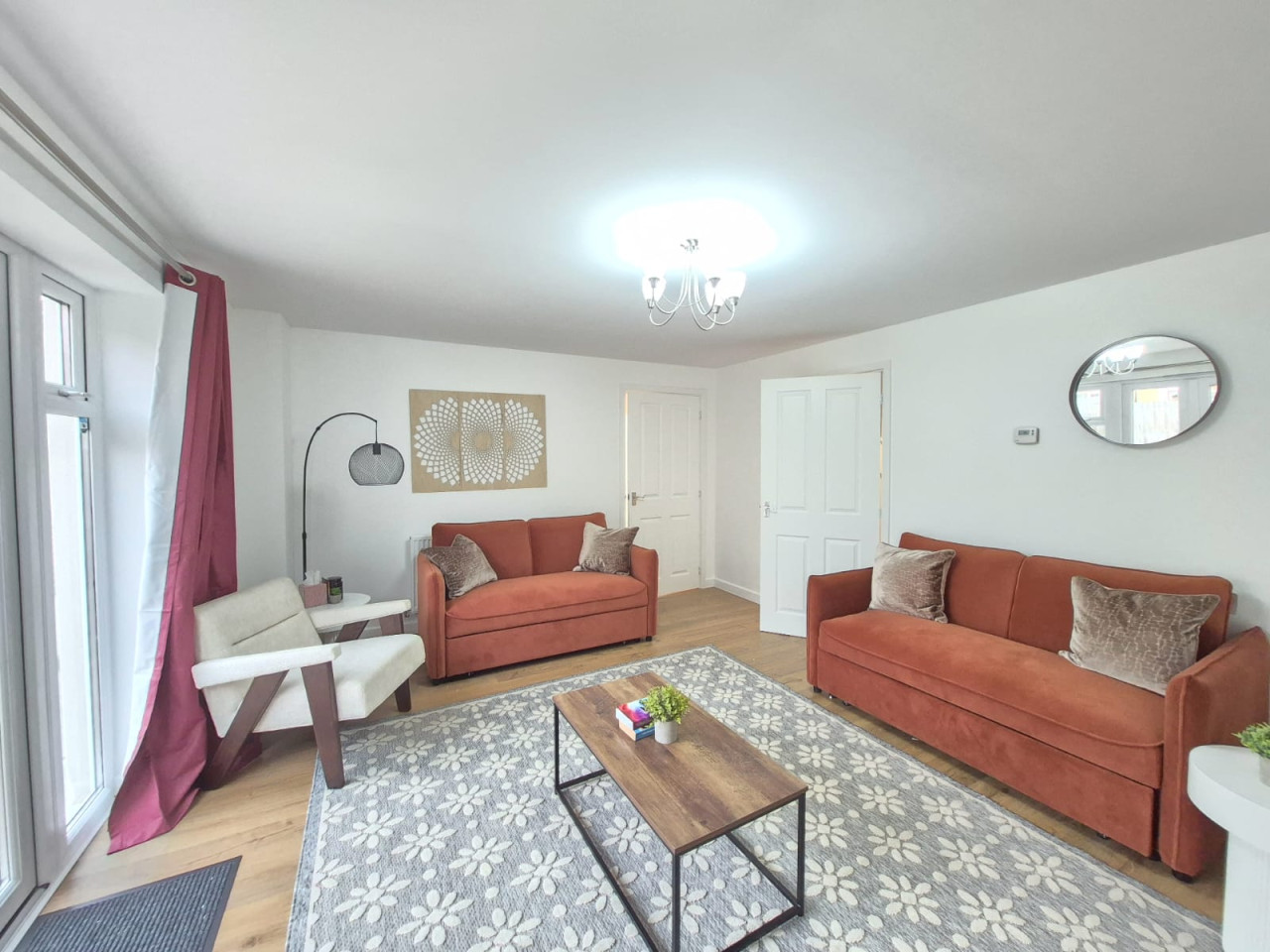 5 Bedroom House in Cheltenham, Sleeps 11 - Bishops Cleeve