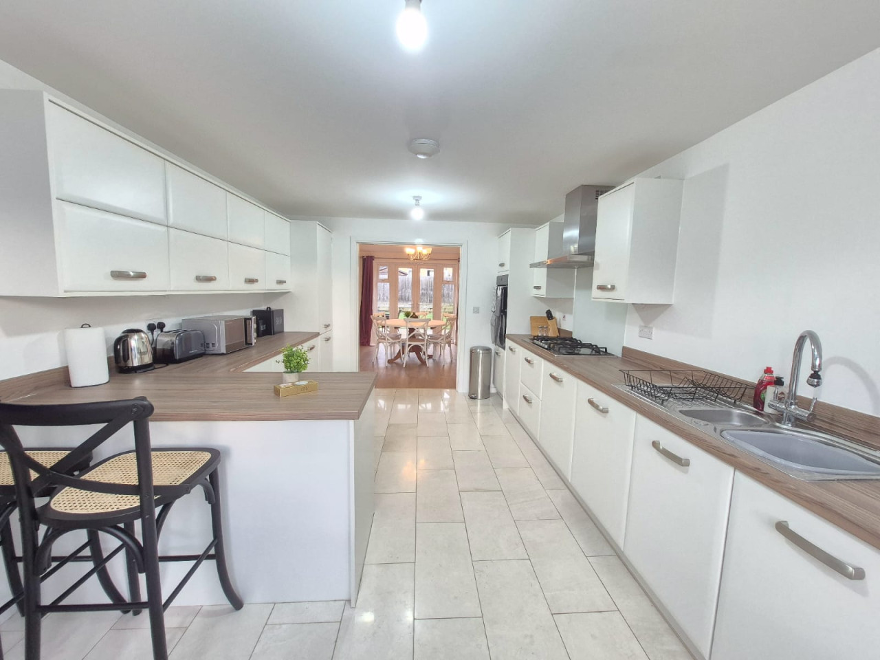 5 Bedroom House in Cheltenham, Sleeps 11 - Bishops Cleeve
