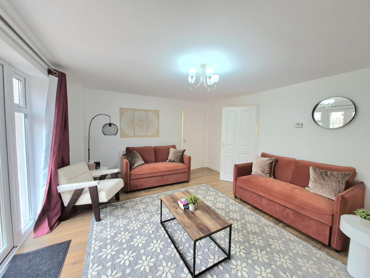 5 Bedroom House in Cheltenham, Sleeps 11 - Bishops Cleeve