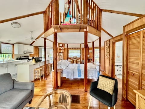 bright ,cheerful open floor plan
