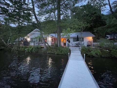 Lake Saint Catherine Cottage with Private Dock