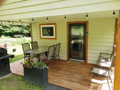 Cozy Cabin, 2 min to the HWY1