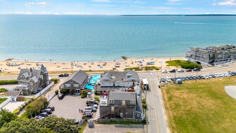 Direct Ocean Views! Studio with Kitchenette & Shared Deck (106)