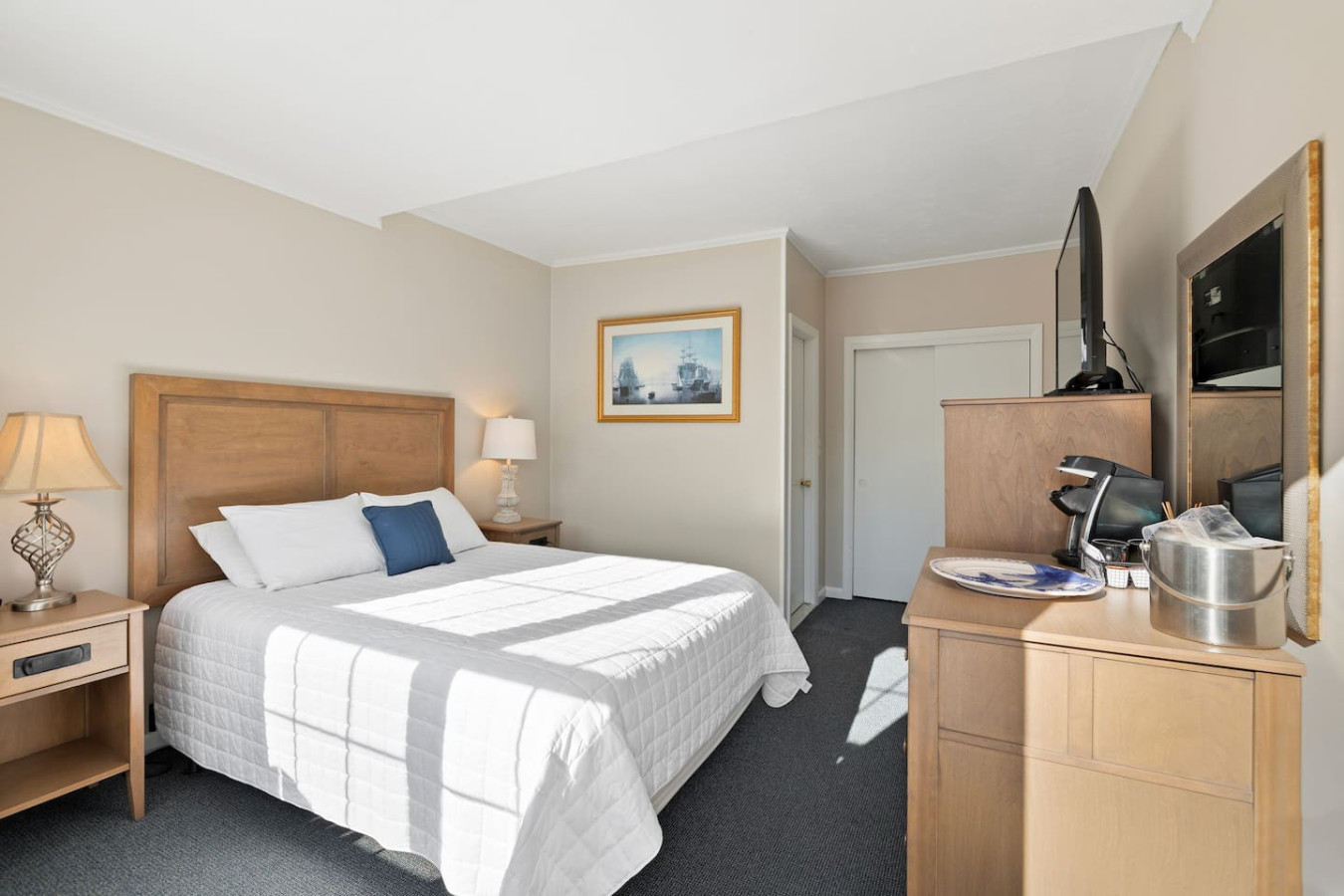 cozy-queen-retreat-or-walk-to-beach-(304)/