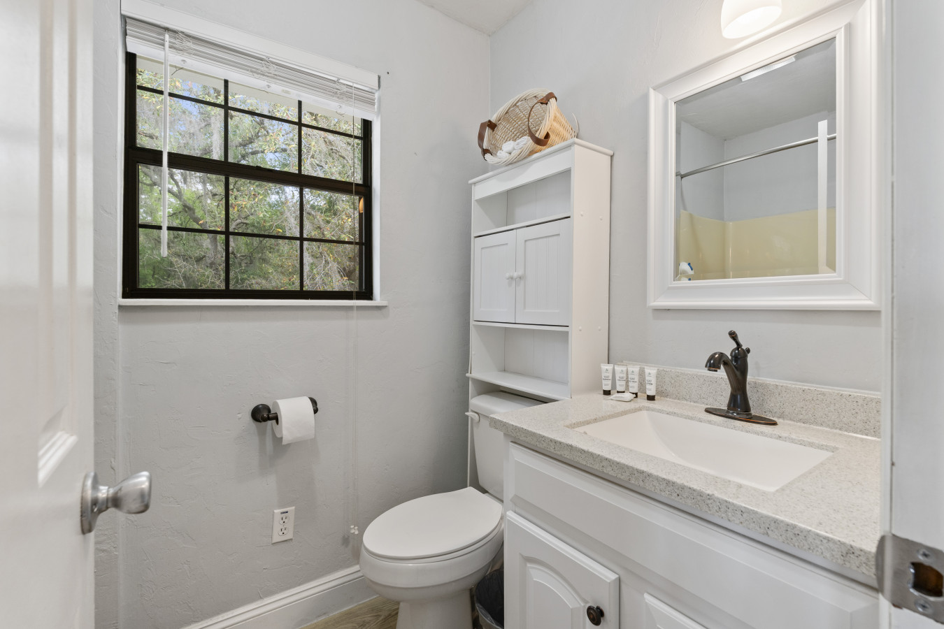 hawthorne-retreat-w-waterfront-fire-pit!/