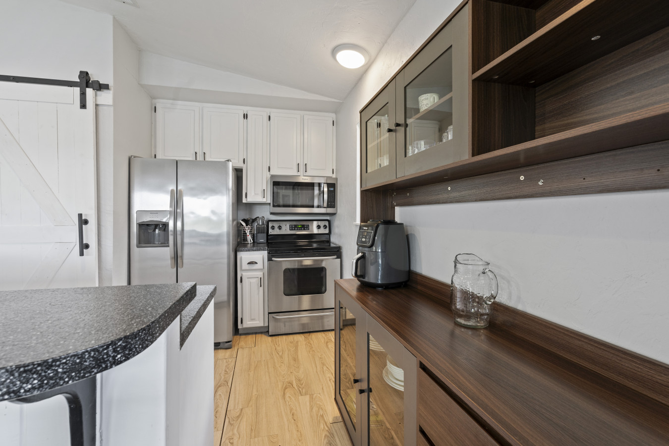 hawthorne-retreat-w-waterfront-fire-pit!/