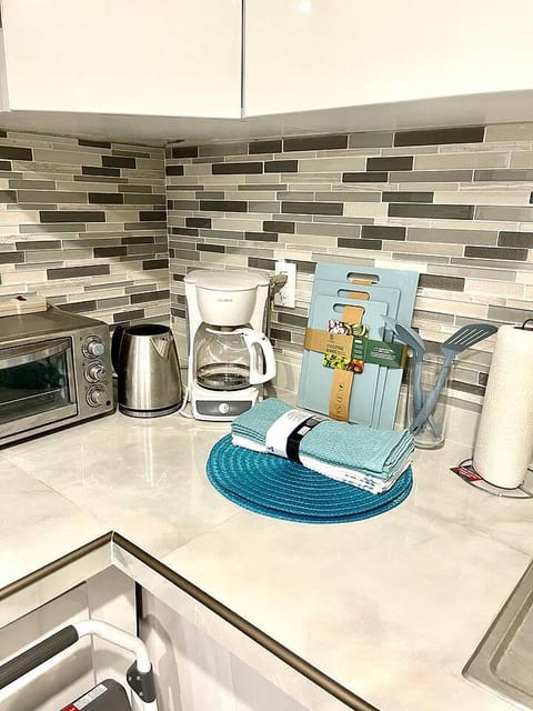 Bright & Cozy Family Home Near Dania Beach