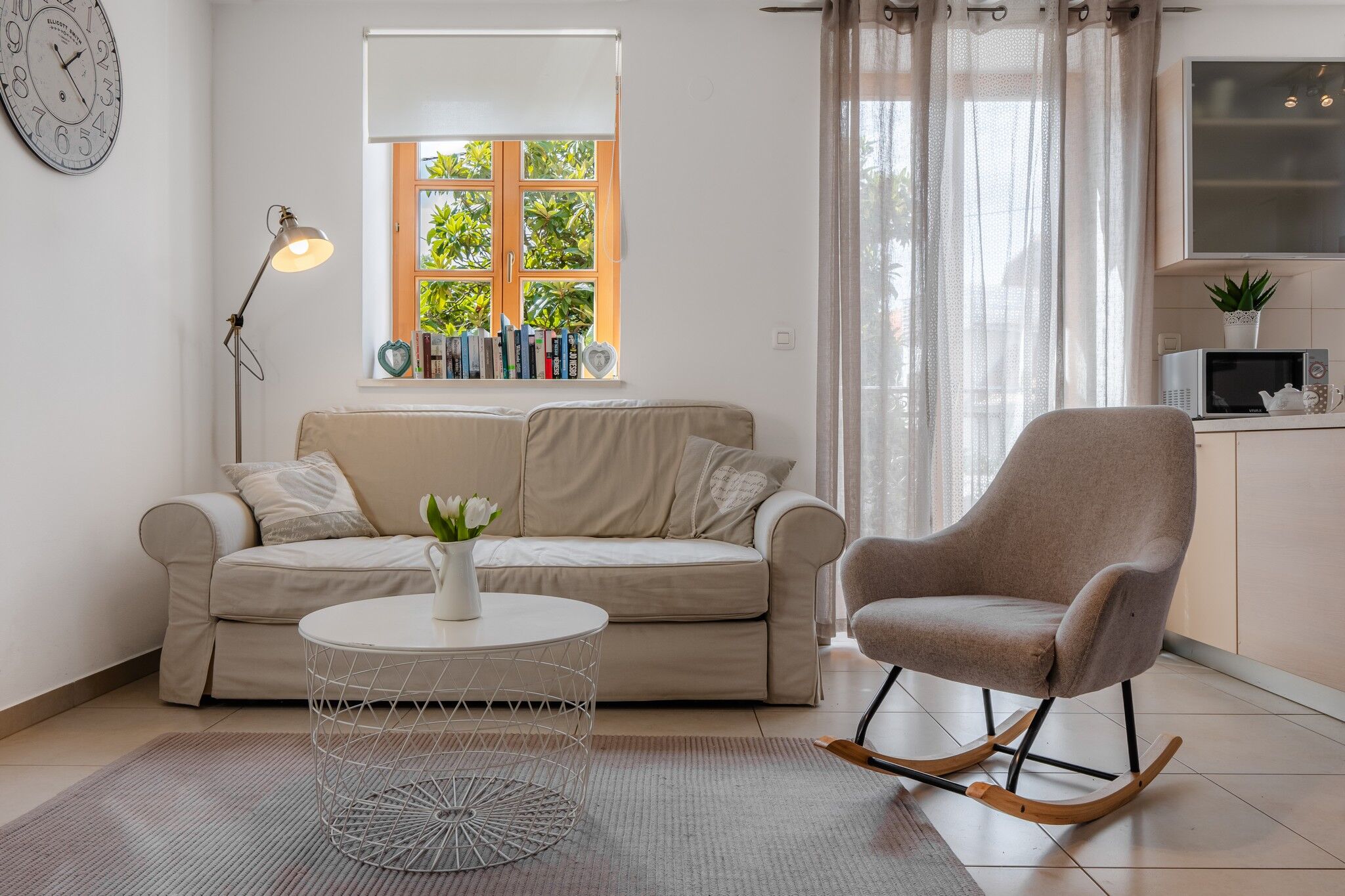 apartments-wishing-well-and-four-seasons-a1/