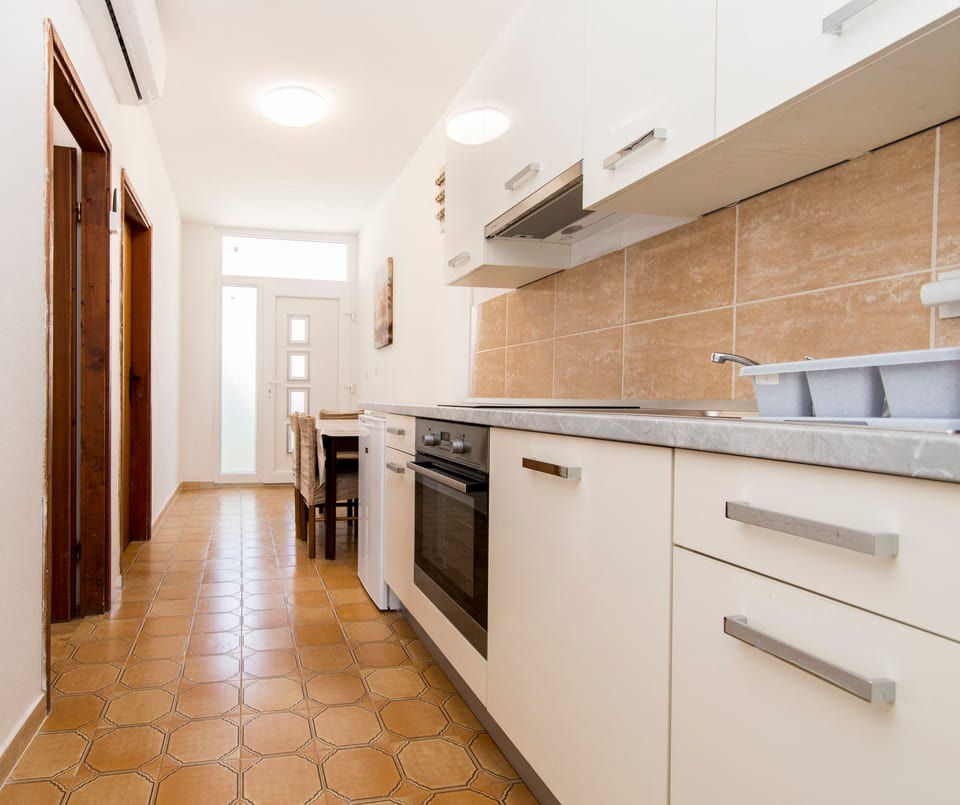 Apartment Tina - Unit 377201-13