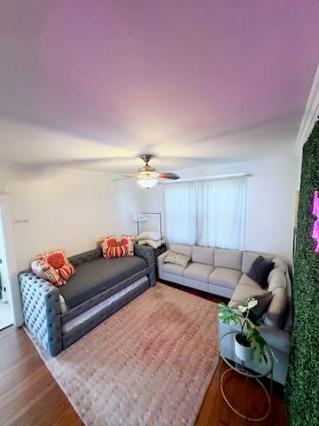 BEST LOCATION IN NOLA!~5-10 min drive everywhere!