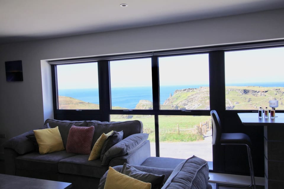 Galahad’s Uninterrupted Sea views - Cornwall