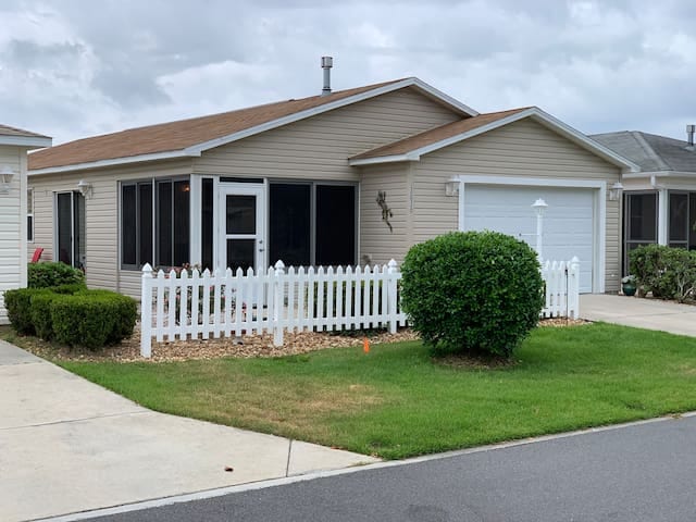 Cozy home, Between Lake Sumter & Brownwood! - The Villages