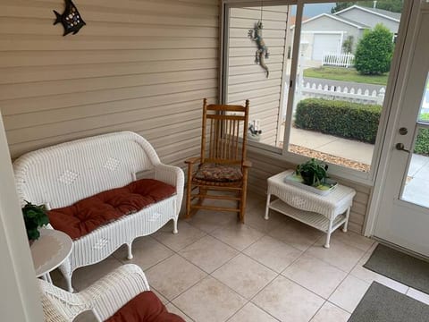 Cozy home, Between Lake Sumter & Brownwood!