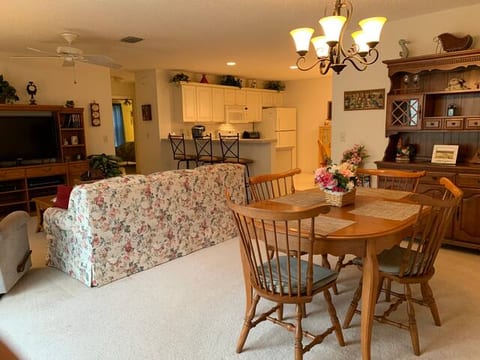 Cozy home, Between Lake Sumter & Brownwood!