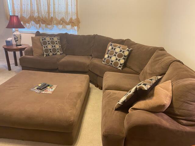 Cozy home, Right Next Door to Lake Sumter Square! - The Villages