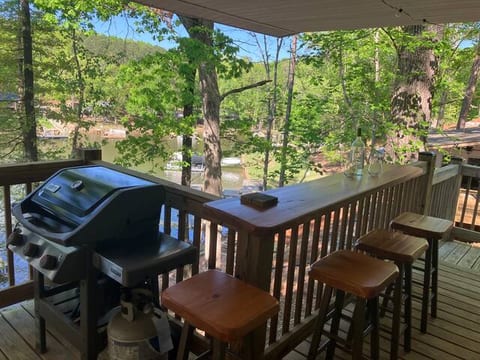 Renovated house directly on Lake Wateree with dock