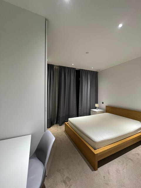 Aldgate 2 bedroom, 2 baths 