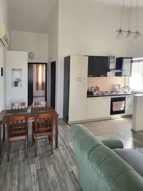 Apartments Mirko i Jela - Unit 377188-13