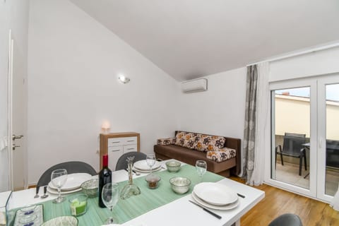 Apartments Mirjana - Unit 377129-13