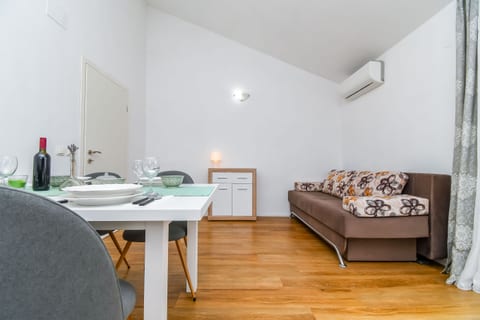 Apartments Mirjana - Unit 377129-13