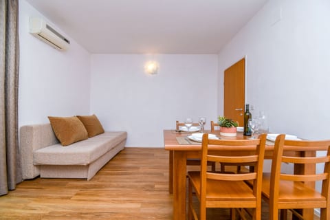 Apartments Mirjana - Unit 377132-13