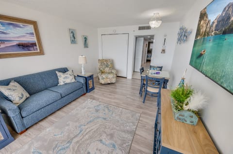 Large Living Area with Amazing Views of the Ocean, Beautifully Decorated