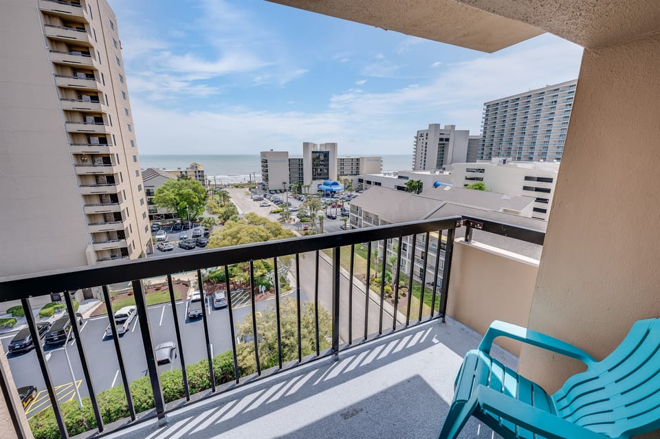 Balcony with Amazing Views of the Ocean🌊☀️