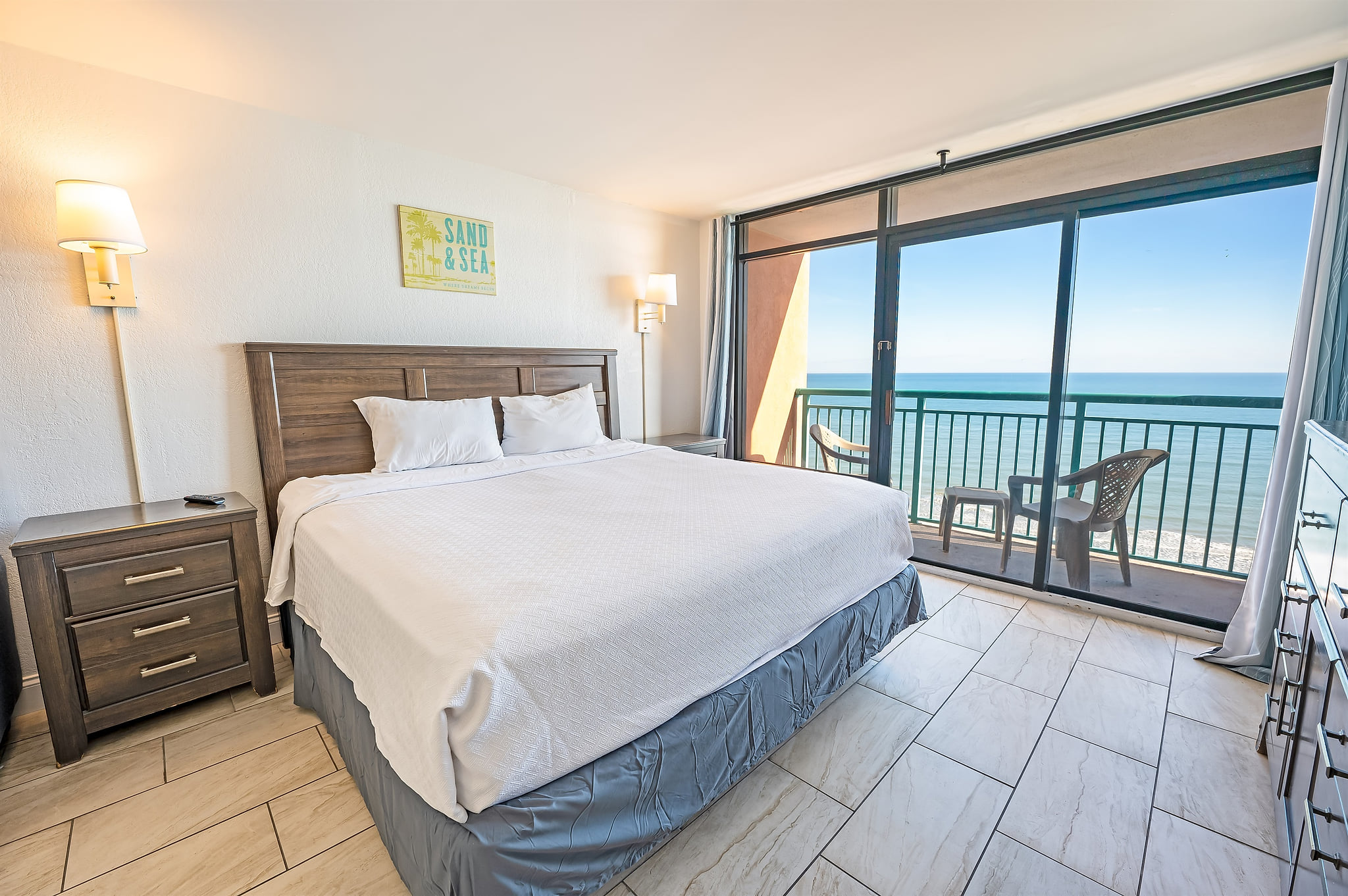 Stunning Bedroom Beautifully Decorated with Amazing Views 💫✨