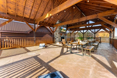 Smoky Oak Cabin