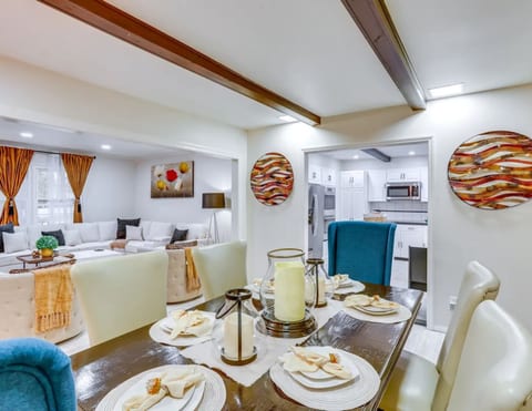 Charming 4-Bedroom Getaway Near Bucknell University with Pool
