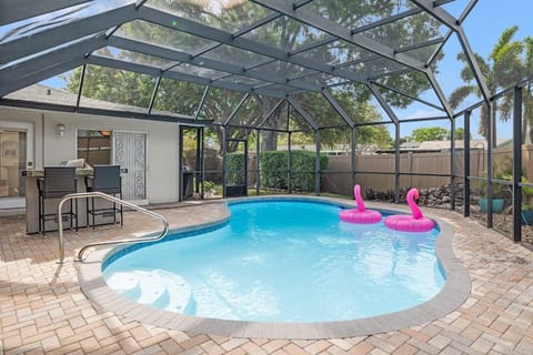 Pool Home-Close to Beach/St Pete