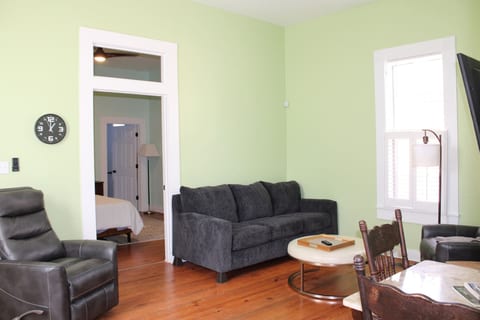 Super Cute 2BR
