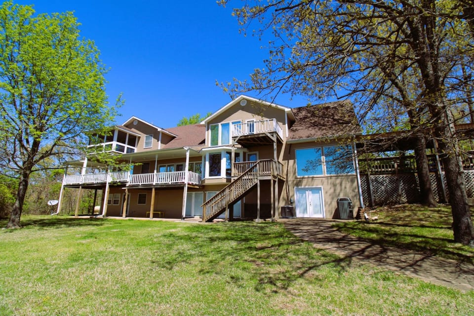 Hummingbird Hideaway - Branson