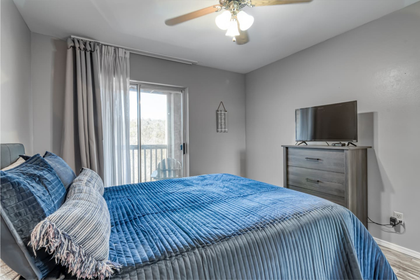 condo-next-door-to-sdc/