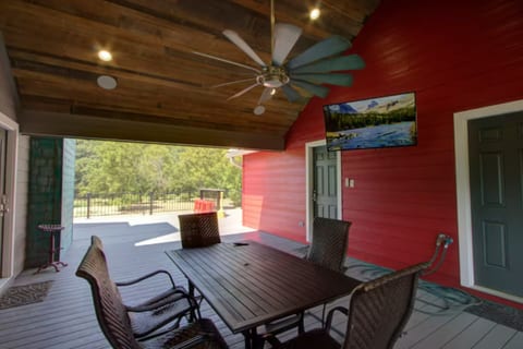 The Hangout on the Caddo River