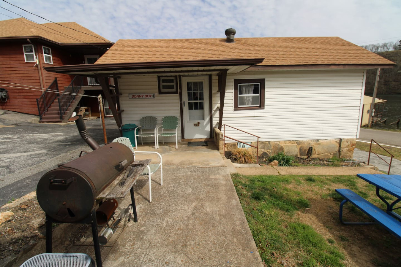 sonny-boy-at-duck-harbor-resort/