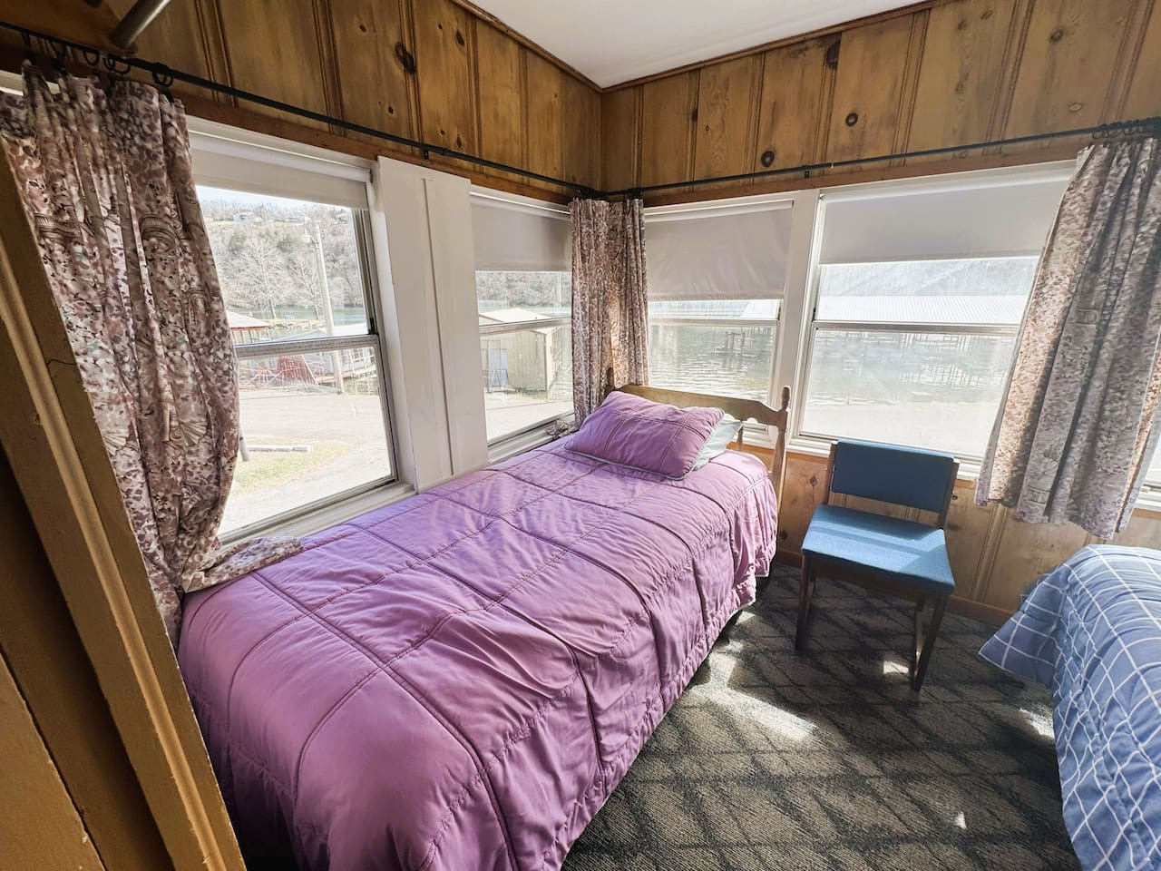 sonny-boy-at-duck-harbor-resort/