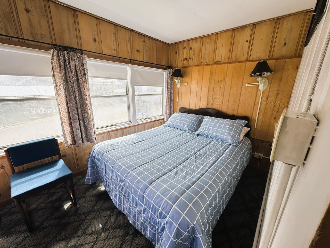 sonny-boy-at-duck-harbor-resort/