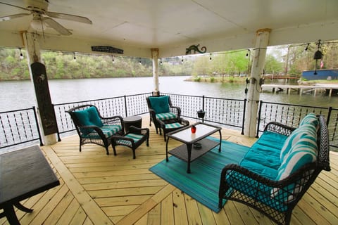 Jax's Lake House