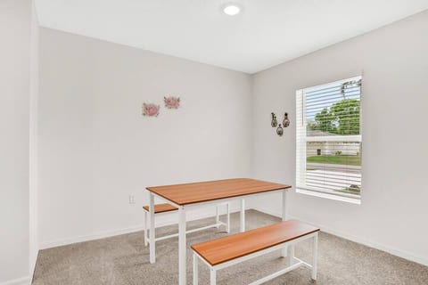 star retreat/office long term only (6 month 1 day)