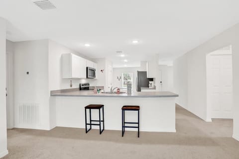star retreat/office long term only (6 month 1 day)