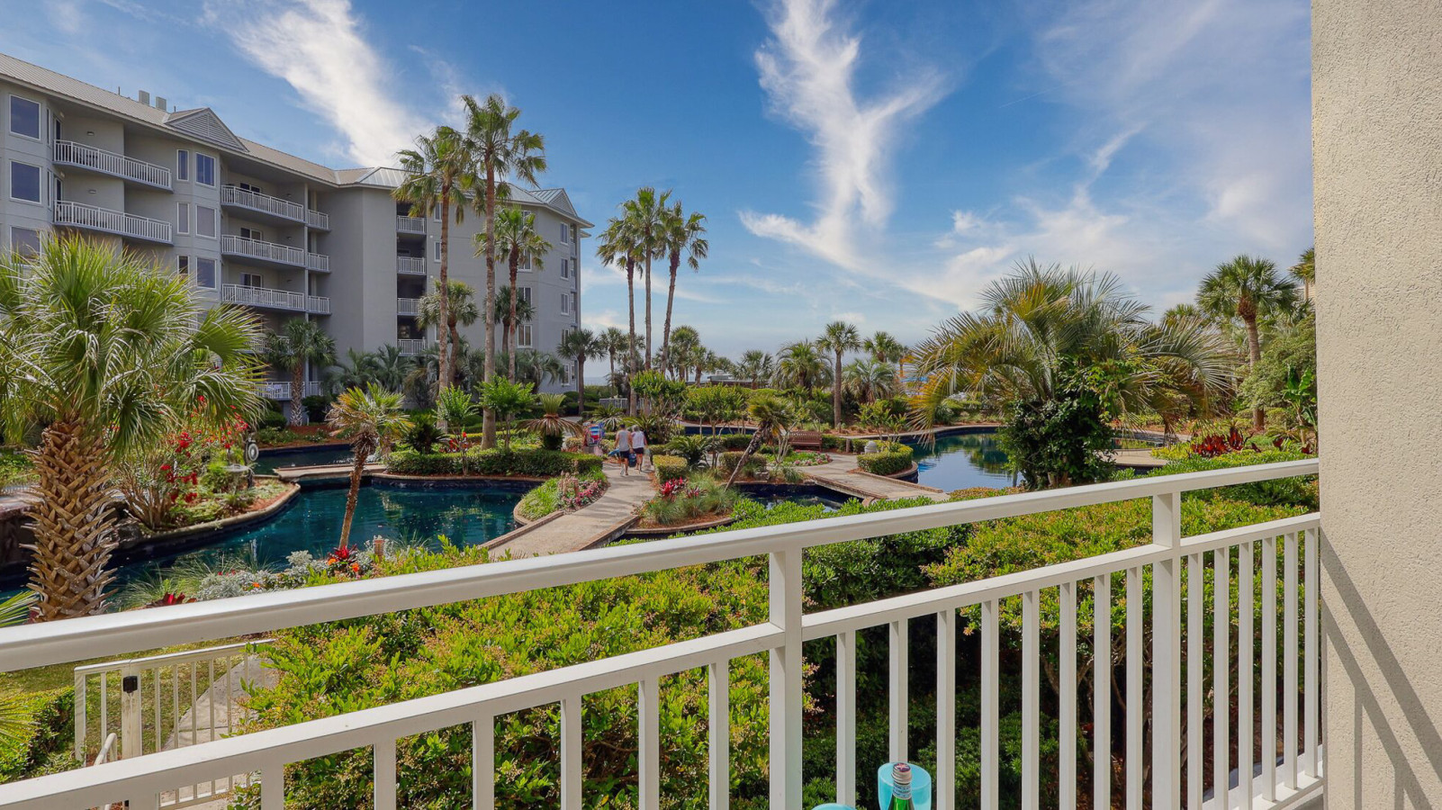 Lagoon Lookout: Morning Coffee, Sunset Magic